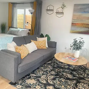 New Private Tiny Near Greenlake/lightrail/i-5 Holiday home Seattle